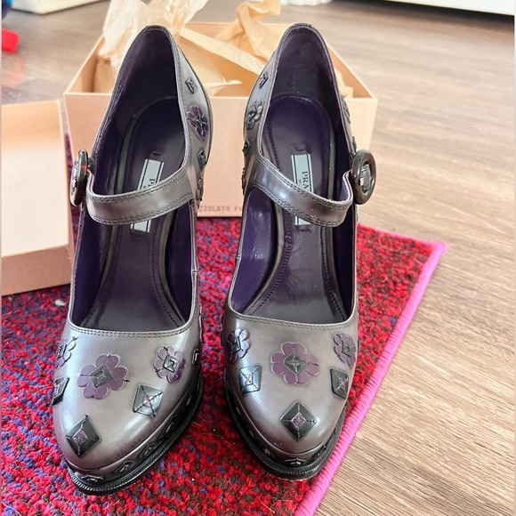 Prada fall 2012 purple flower platform heels, sz 38 - Picture 2 of 3